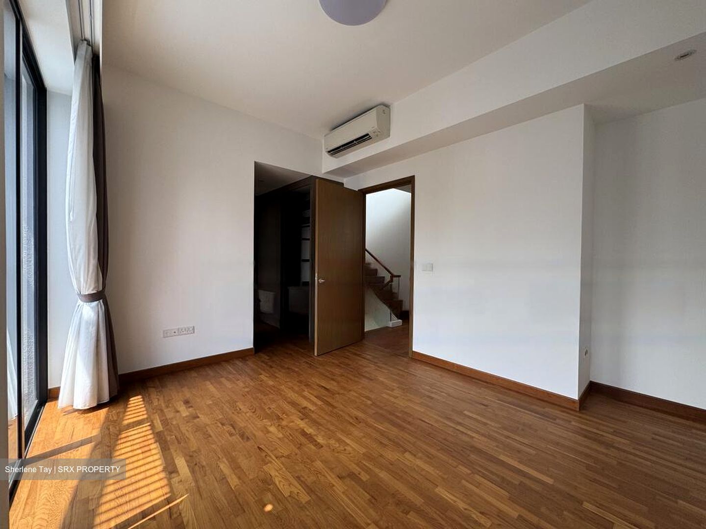 Sunrise Avenue (D28), Terrace #484923351